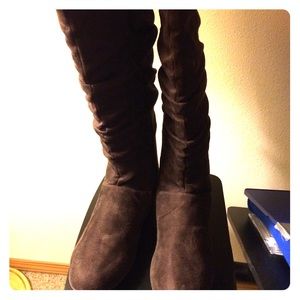 Comfort View brown suede boots